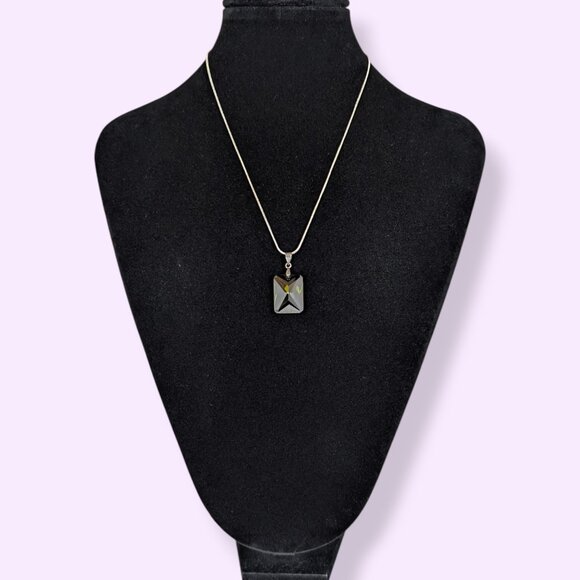 Faceted Green Glass Pendant Necklace - Picture 3 of 7